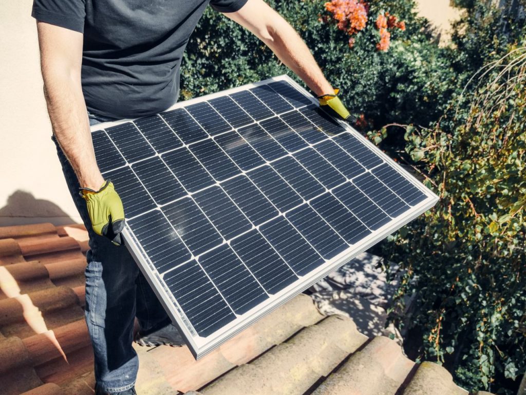 Paneles solares e instalacion electrica
